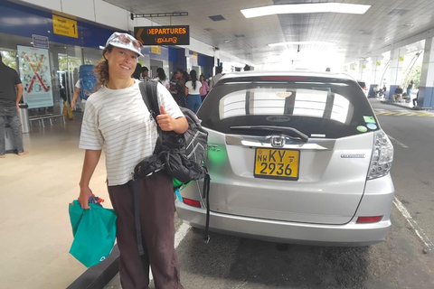 Colombo: Private Transfer to Sigiriya, Dambulla, or Kandy