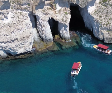 Syracuse: Ortigia Island and Sea Caves Boat Tour