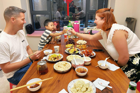 Xi'an: Terracotta Army, City Wall, Pagoda & Family Lunch Private Guided Tour with Lunch and Pickup Anywhere in Xi'an