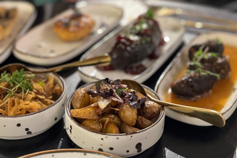 Riga Art Nouveau Guided Tour with Unique Food Tasting