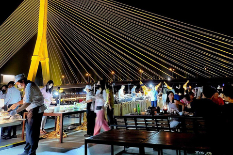 Bangkok : Dîner-croisière de luxe en blanc Bière et vin à volontéRéveillon du Nouvel An. De River City