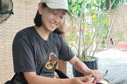 Siem Reap: Fattoria della seta di loto - Tour guidato e 3 laboratori artigianaliSiem Reap: Fattoria della seta Lotus - Tour guidato e 3 laboratori artigianali