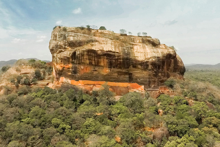 Wycieczka 1-dniowa z Kandy do Sigiriya i DambullaPrywatna 1-dniowa wycieczka do Sigiriya i Dambulla z Kandy