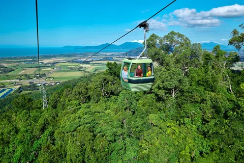 Cairns: Small Group Kuranda Tour via Skyrail and Scenic Rail