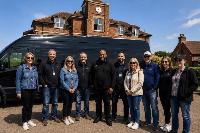 London: Stonehenge, Bath, & Castle Combe Small Group Tour