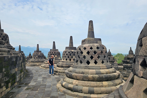 Yogyakarta; Alba/ Salita al Borobudur e Tempio di PrambananAlba a Borobudur, salita in cima e tour del tempio di Prambanan