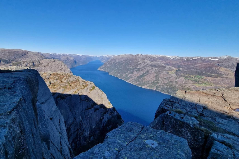 Preikestolen avec prise en charge à l&#039;hôtel ou au bateau avec guide