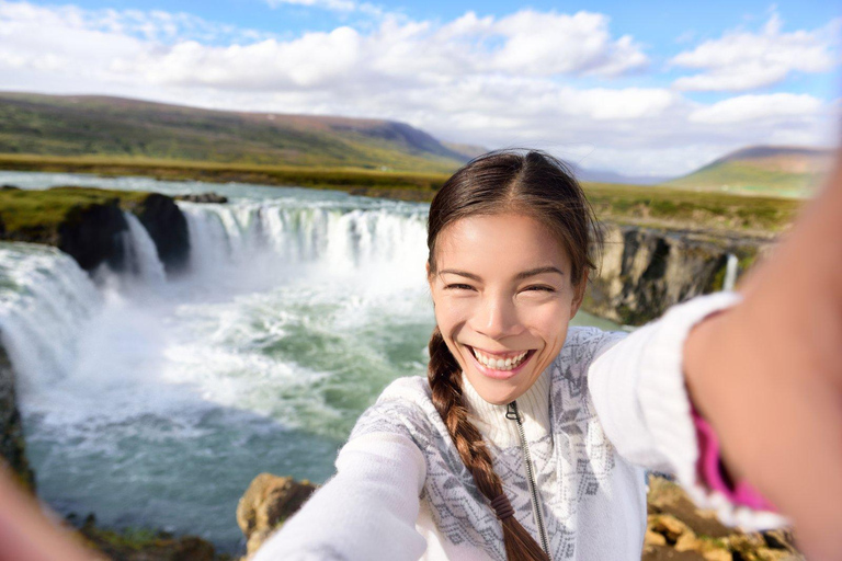 Reykjavik: 8-Day Iceland Ring Road Guided Small Group Tour