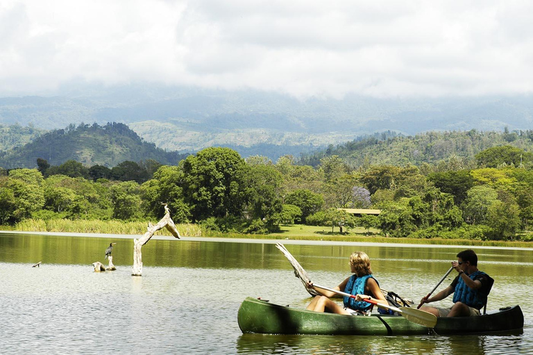 Excursion d&#039;une journée au lac Duluti - marche et canoë - Arusha