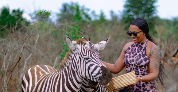 Zanzibar: Zakir Wildlife Park Giraffe, Zebra and Bird Feeding