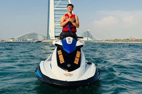 迪拜：体验摩托艇畅游阿拉伯酋长酒店+图片&amp;视频30分钟喷气式摩托艇前往帆船酒店