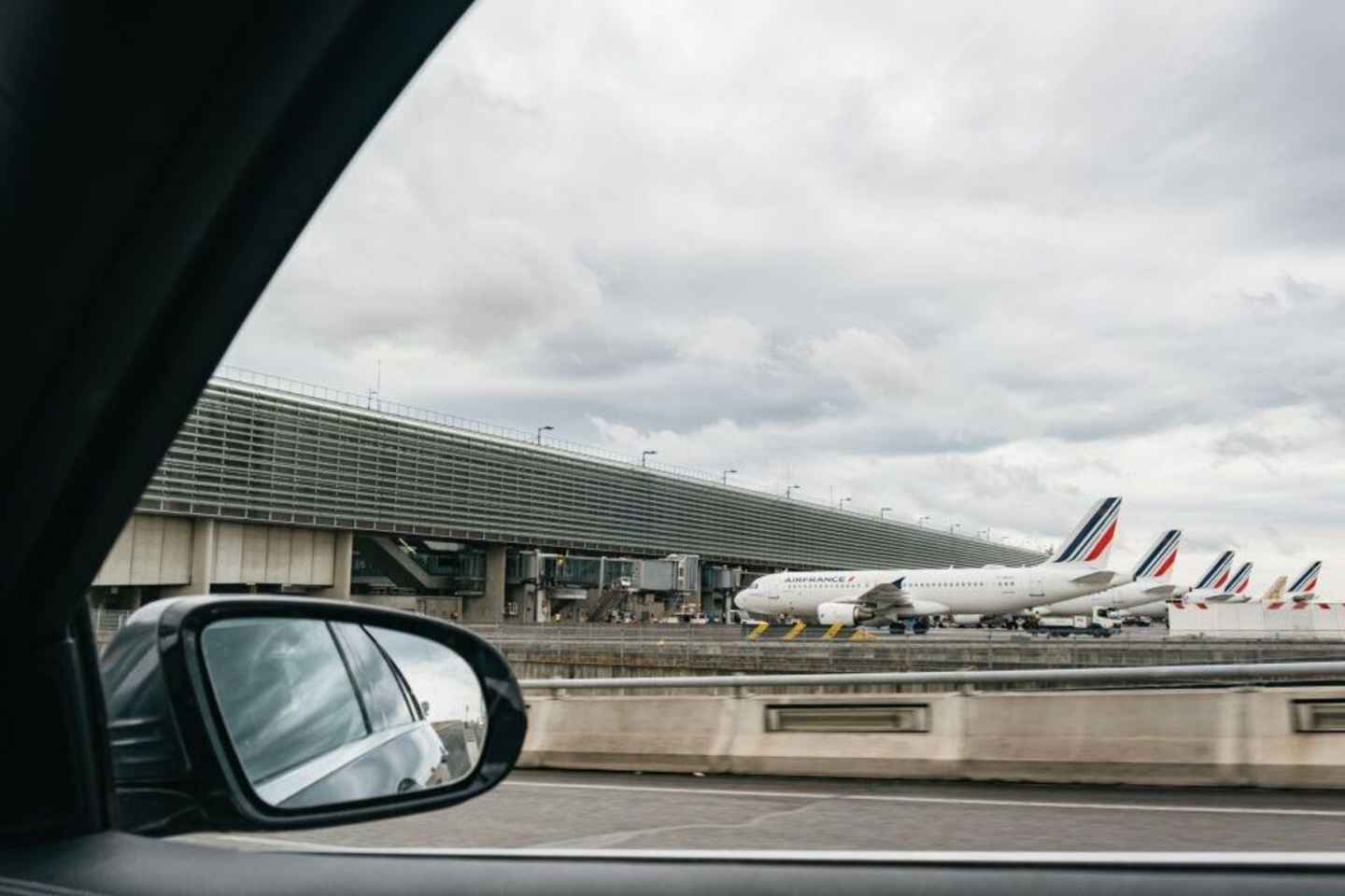 Paris: Standard Private Transfer to/from CDG Airport
