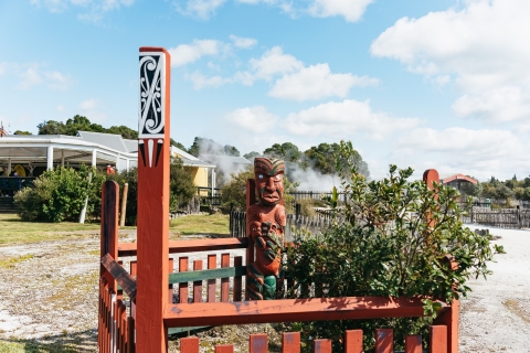 Whakarewarewa : entrée aux sentiers géothermiques