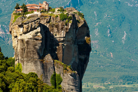 Meteora Guided Tour with SUV/VAN +Local Taverna in Kalampaka