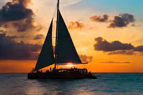Santorin : Croisière au coucher du soleil sur la caldeira avec repas barbecue et boissons