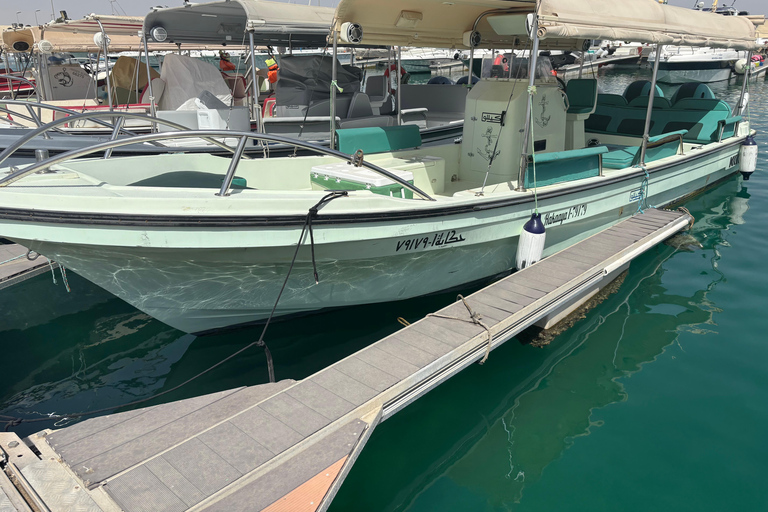 Jeddah: Red Sea Boat Rental with Crew and Water Activities