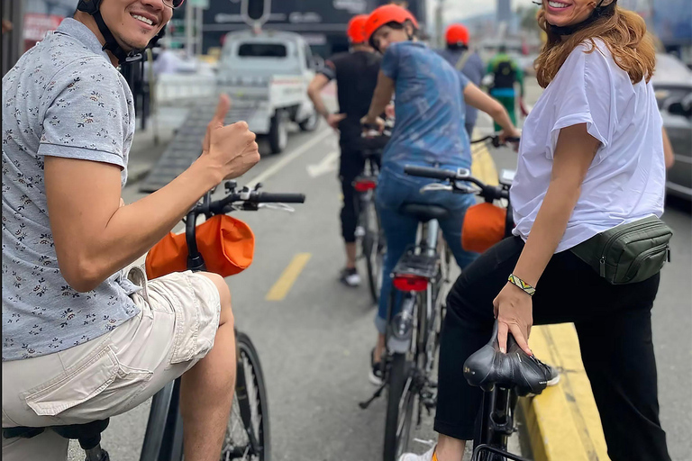 Warsaw Bike Tour: Old Town & City Centre Guided (1.5h or 3h) The Full Warsaw Experience (3 Hours + 30-min Break)