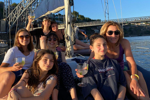Porto: Tocht op een zeilboot gedeeld of privé (Sunset Option)Porto: Privétour op een zeilboot (ZONSONDERGANG OPTIE)