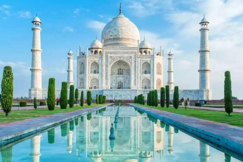 Vanuit Delhi: Taj Mahal Tour met 5-sterren hotel en overnachting per autoGids in Agra