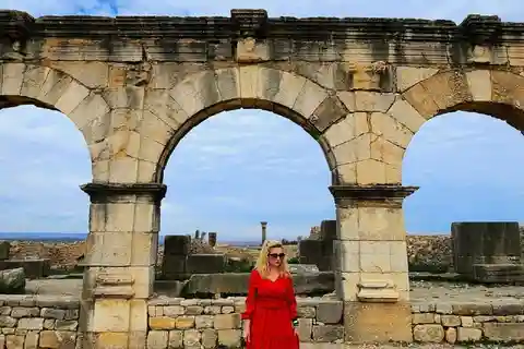 One Way Transfer from Fes To Chefchaouen Via Volubilis