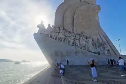 Lisbon: Full Night Tailor Made Private Tour with Your Guide