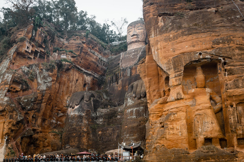 Excursion d&#039;une journée à la base de pandas de Chengdu et au bouddha géant de LeshanVisite privée de la base de pandas de Chengdu et du Bouddha de Leshan