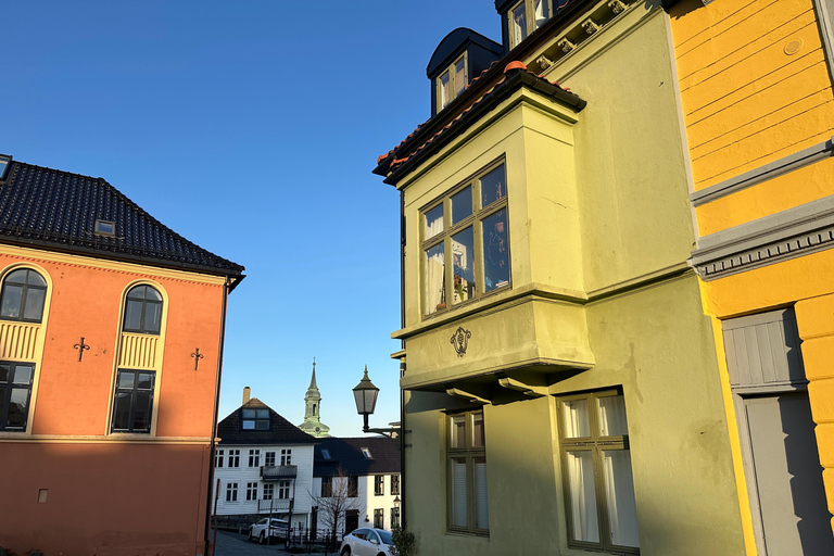 Bergen: Guided Walking Tour with Ghost Stories
