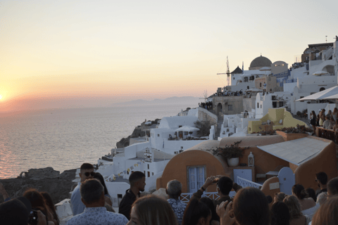 Santorini: Geführte Tour bei Sonnenuntergang mit Abholung vom Hotel