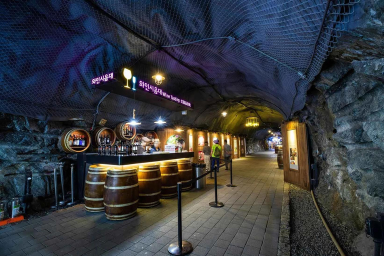 From Seoul: Gwangmyeong Cave Private Tour with Hotel Pickup
