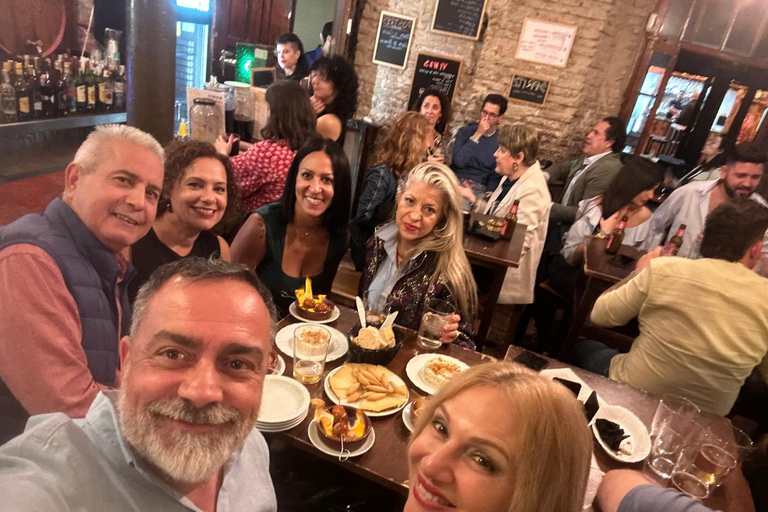Cádiz: Tapas Bars and Wine Walking Tour