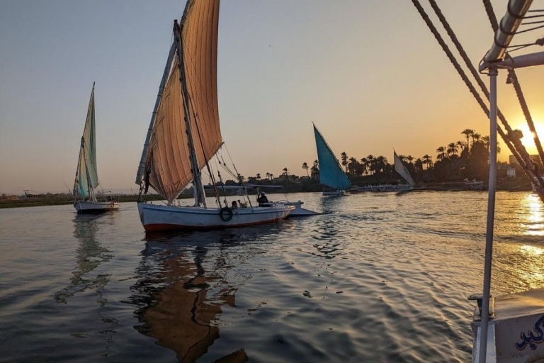 Luxor: Paseo privado al atardecer en Felucca por el río Nilo