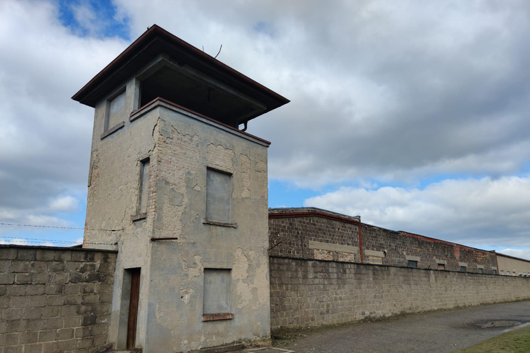 Berlin : visite du camp de concentration de Sachsenhausen et de PotsdamBerlin : mémorial de Sachsenhausen et visite de Potsdam en anglais