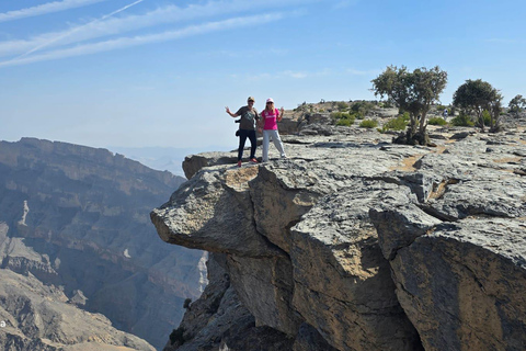Shared Tour to Nizwa Fort & Souq, Al Hamra & Jebel Shams