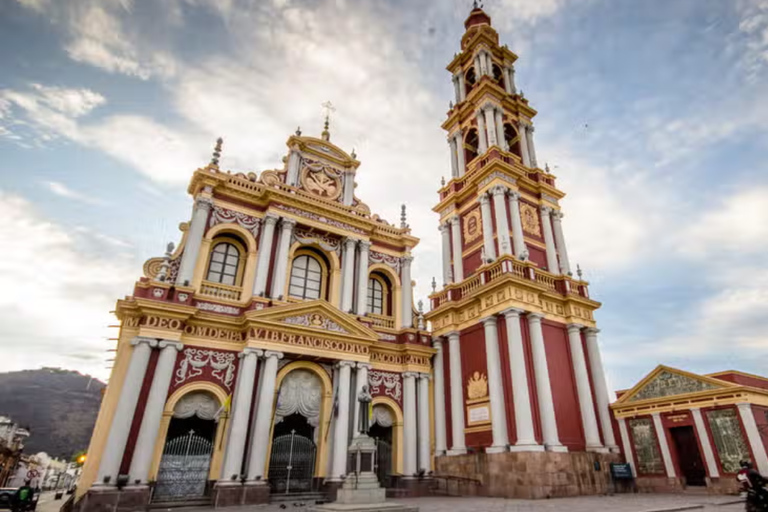 Argentina: Buenos Aires, Iguazú Falls & Salta – 8 Days