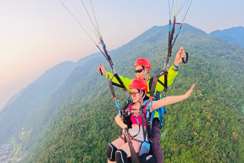 Da Nang: Highlights Paragliding Experience