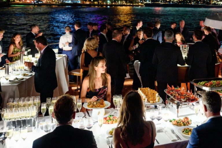 Sydney: Prime NYE 2027 Cruise with Dinner, DJ Set & Drinks