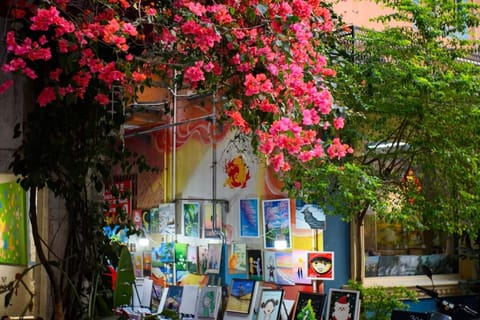 絵画と探索：深センダフェン油彩村3時間ツアー | GetYourGuide
