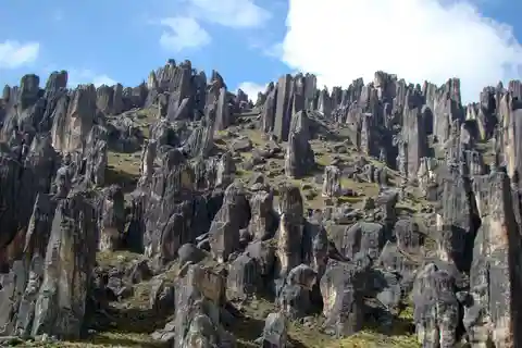 Huaraz: Excursión de un día a la Escalada en Roca de Hatunmachay