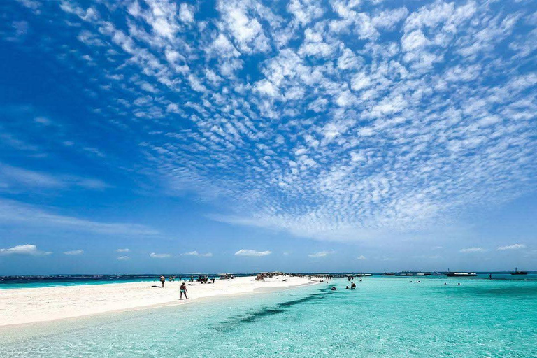 Stone Town & Nakupenda Sandbank – Full-Day Tour with Fruits Stone Town & Nakupenda Sandbank–Full-Day Tour With BBQ luch