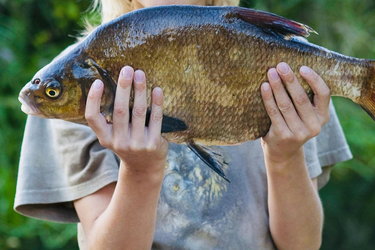 Rovaniemi: Tour di pesca estiva nella natura artica e barbecueTour di pesca estiva nella natura artica e barbecue - Piccolo gruppo