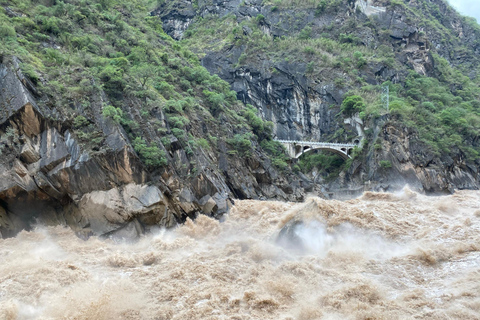 Shangri-La’s Tiger Leaping Gorge: A Canyon Adventure