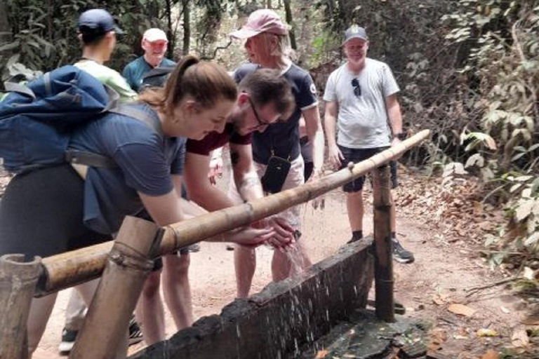 Verken de Cu Chi Tunnels tijdens een halfdaagse tour door Saigon