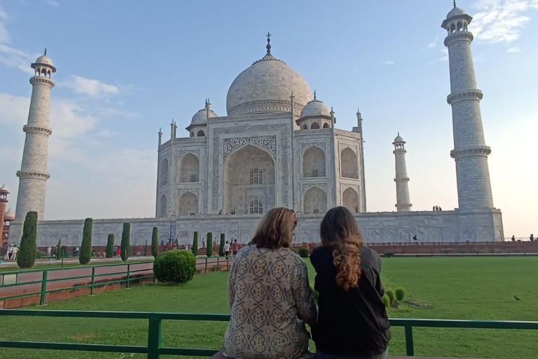 Von Delhi aus :- Ein Tagesausflug nach Agra mit dem PrivatwagenPrivatwagen + Eintritt zu den Sehenswürdigkeiten + Reiseführer + Mittagessen