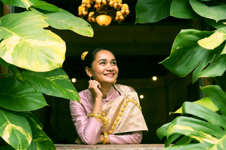 Vientiane: Premium Traditional Costume Photoshoot Vientiane: Premium Traditional Costume Photoshoot