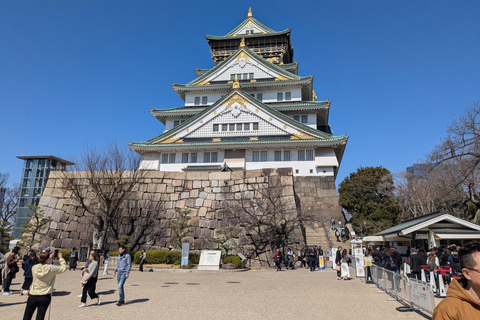 Osaka: Tour guidato del castello di Osaka con guida localeOsaka: Tour guidato del Castello di Osaka con guida locale