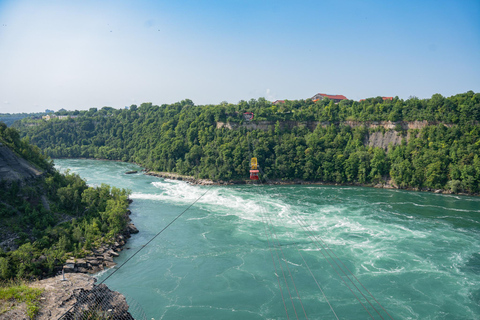 Toronto: Niagara Falls Day Tour with Hornblower Cruise