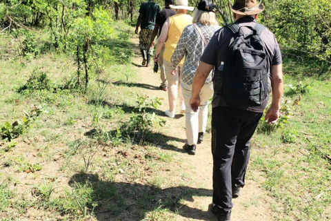 Parco Nazionale di Mosi-oa-Tunya: escursione di caccia più passeggiata con i rinoceronti