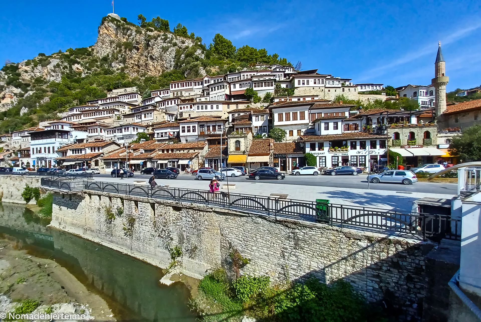 Ab Tirana: Private Tour zum UNESCO-Weltkulturerbe Berat und zum Belshi-See