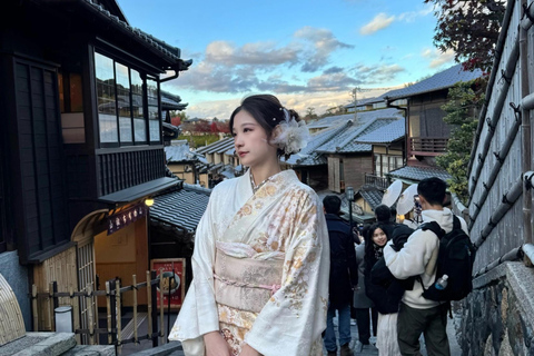 Kyoto: Luxury Kimono Photoshoot With ProfessionalPhotography
