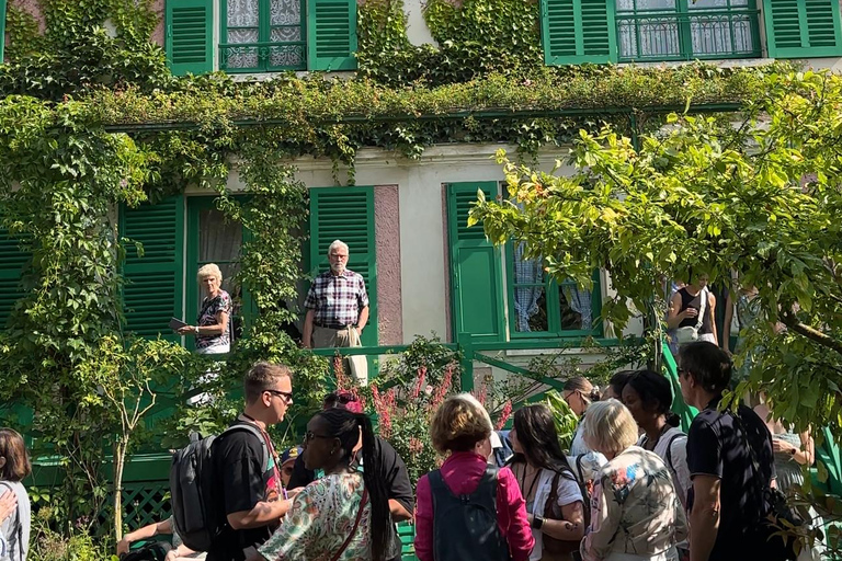 From Paris: Giverny & Impressionism Private Tour